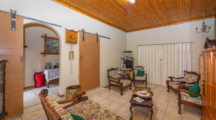 5 Bedroom Property for Sale in Jordania Free State